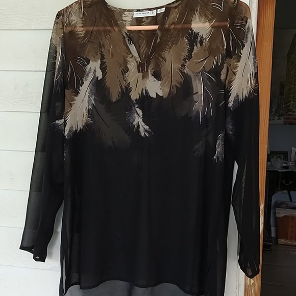 Susan Graver Tops - Susan graver share shirt with camouflage type Prin